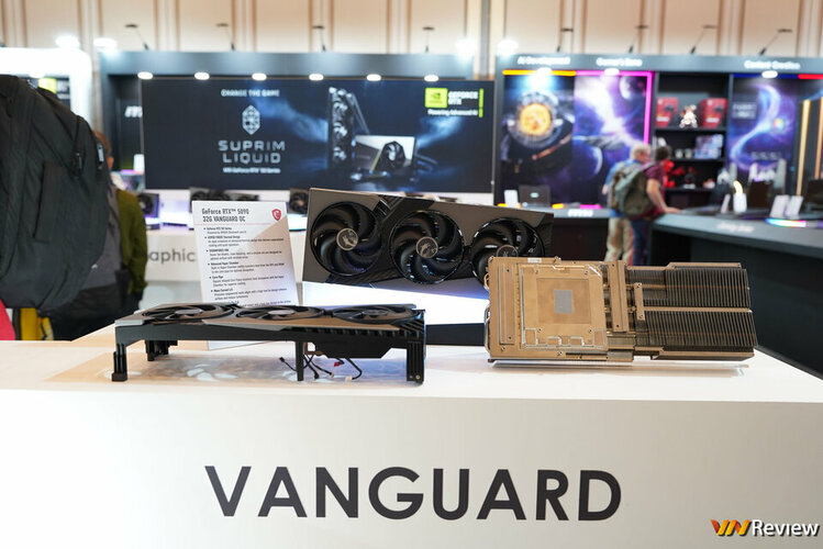 DSC09846_1280 logo mau.jpg