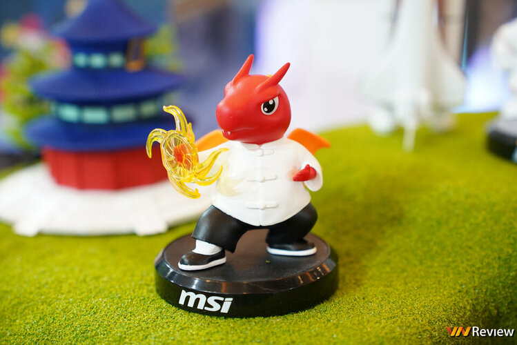 DSC09907_1280 logo mau.jpg