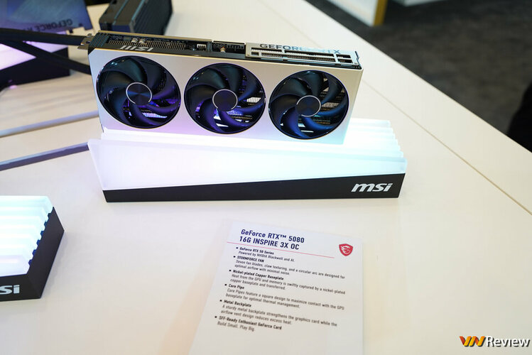 DSC09882_1280 logo mau.jpg