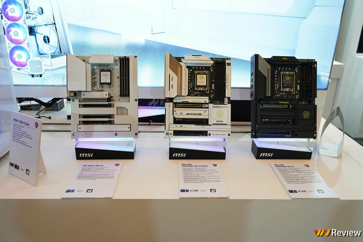 DSC00098_1280 logo mau.jpg