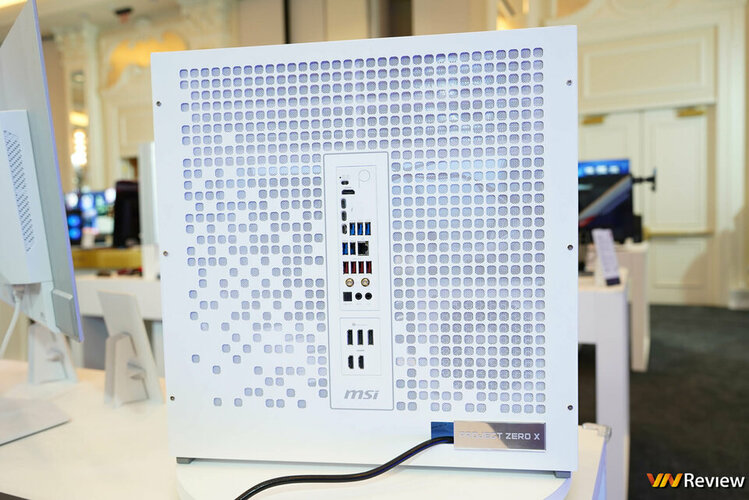 DSC00081_1280 logo mau.jpg