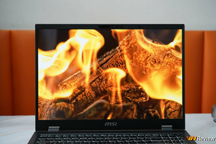 DSC01786_1280 logo mau.jpg