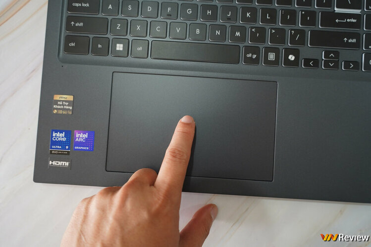 DSC01679_1280 logo mau.jpg