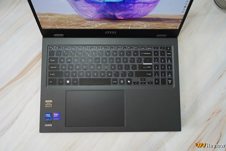 DSC01675_1280 logo mau.jpg