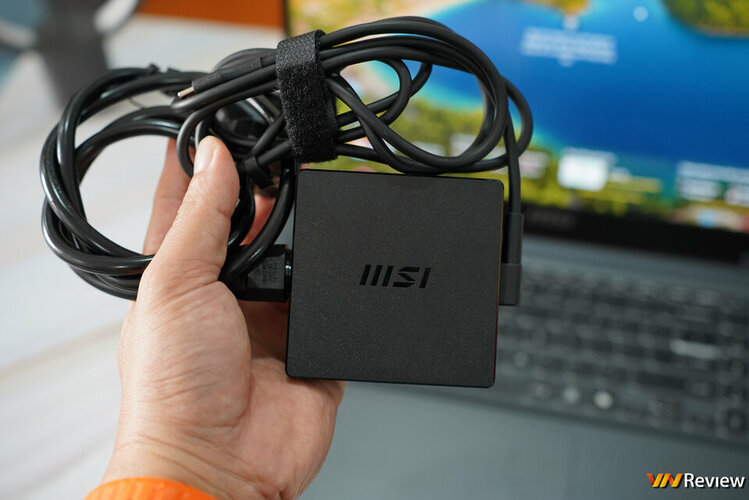 DSC01846_1280 logo mau.jpg