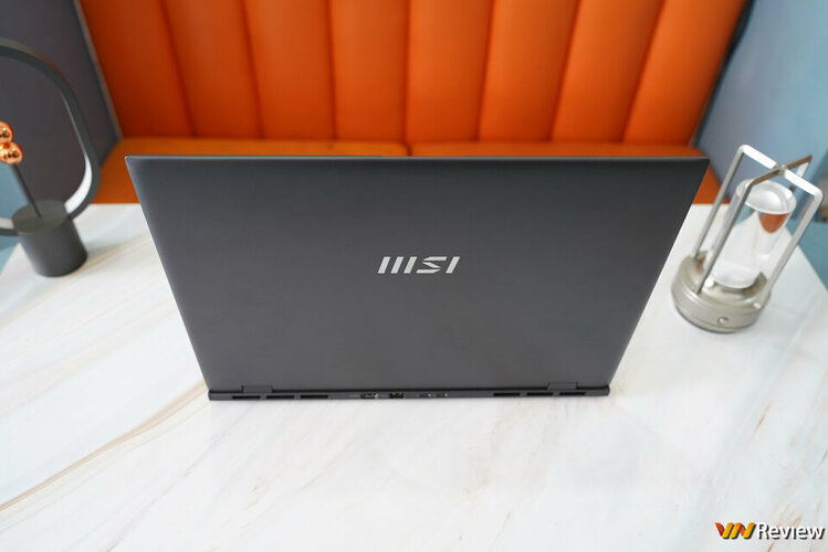 DSC01557_1280 logo mau.jpg