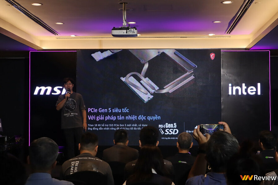 IMG_7652_1280 logo mau.jpg