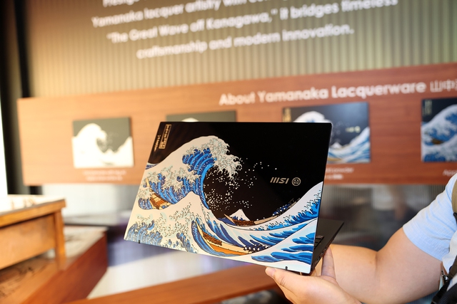 MSI đem mẫu laptop tranh sơn mài độc đáo tới Computex 2025 - Ảnh 1.