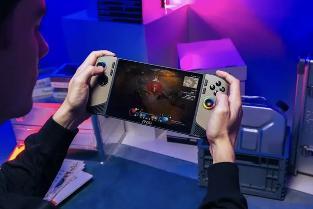 MSI có thể chuyển sang dùng chip AMD cho dòng máy Claw kế tiếp - Ảnh 1.